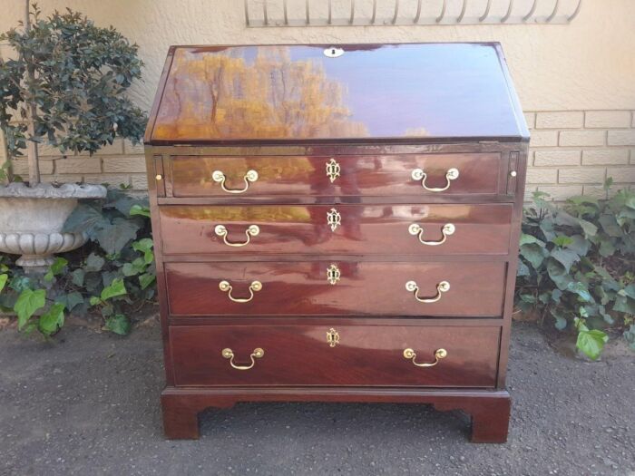 A Historic Circa 1800  Antique - George Iii Mahogany Bureau