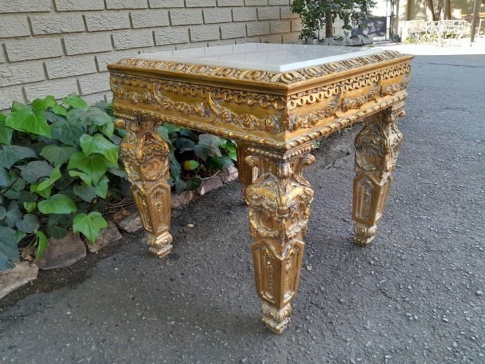 A 20th Century French Style Ornately Carved Side Table with Marble Top - Image 5