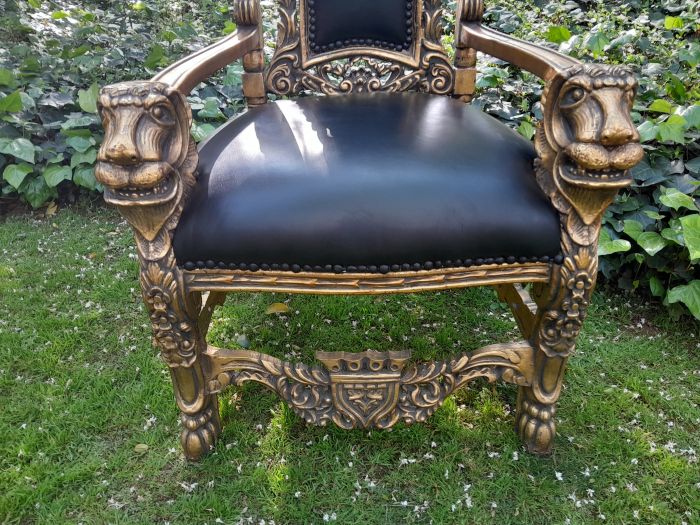 A 20th Century Pair Of French Style Carved and Gilded King / Throne Armchairs Upholstered in Leather - Image 7