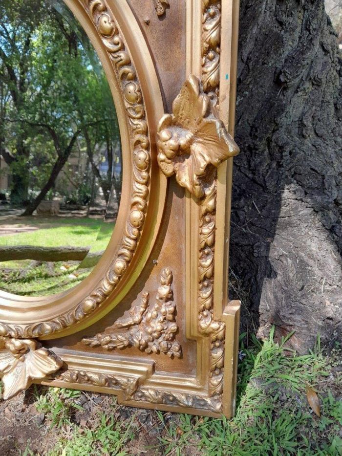 A 20th Century French Style Ornately Carved and Gilded Bevelled Mirror - Image 3