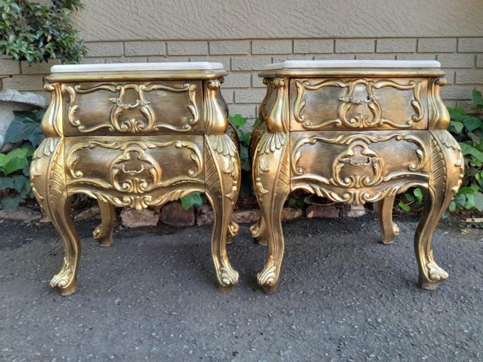 A Set of French Rococo Style Ornately Carved and Gilded Chest of Drawers and Pair of Side Tables with Marble Top - Image 8