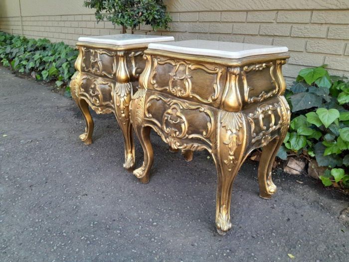 A Set of French Rococo Style Ornately Carved and Gilded Chest of Drawers and Pair of Side Tables with Marble Top - Image 10