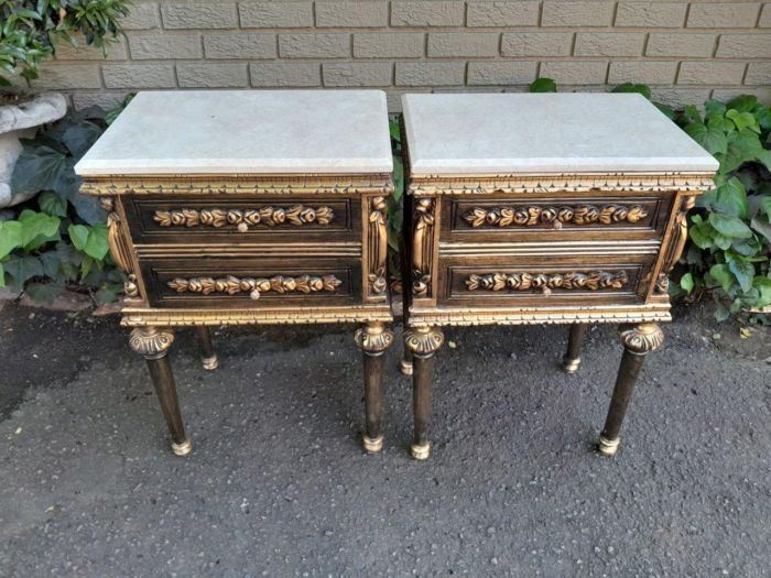 A Pair of French Style Ornately Carved Giltwood Pedestals/Side Tables with Cream Marble Tops - Image 2