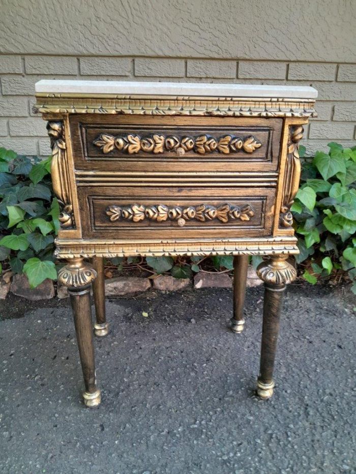 A Pair of French Style Ornately Carved Giltwood Pedestals/Side Tables with Cream Marble Tops - Image 5