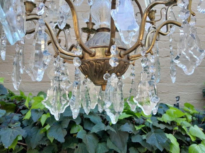 A 20th Century French Style Brass and Crystal Chandelier - Image 7