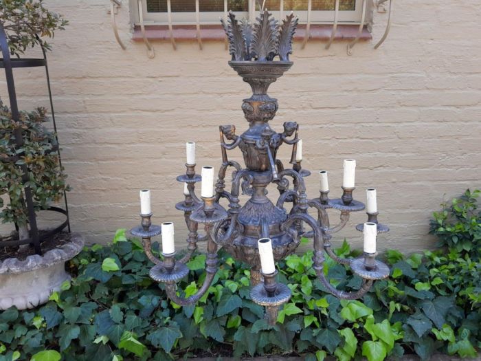 A 20th Century French Style Brass and Crystal Chandelier with Brass and Crystals - Image 3