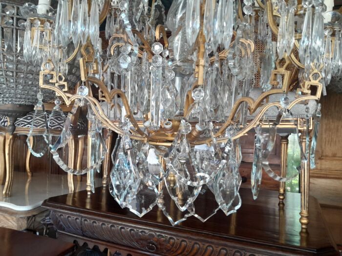 A 20th Century Large French Style Brass And Crystal Chandelier - Image 4