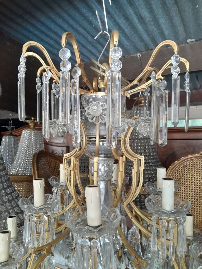 A 20th Century Large French Style Brass And Crystal Chandelier - Image 7