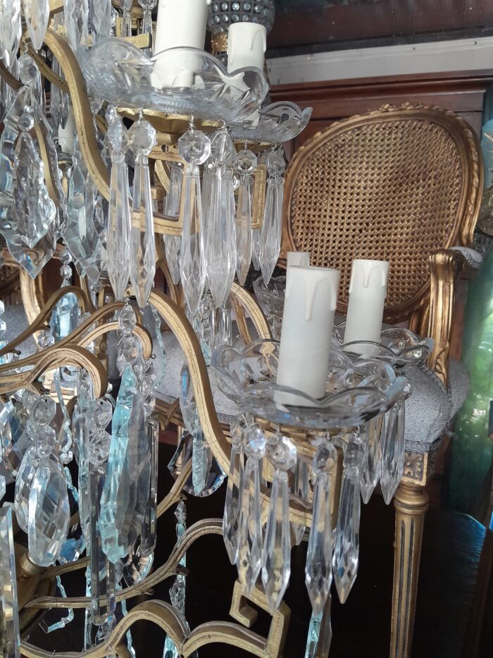 A 20th Century Large French Style Brass And Crystal Chandelier - Image 6