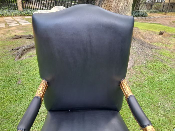 A 20TH Century Pair Of French Style Carved and Giltwood High Back Armchairs Upholstered in Leather - Image 9