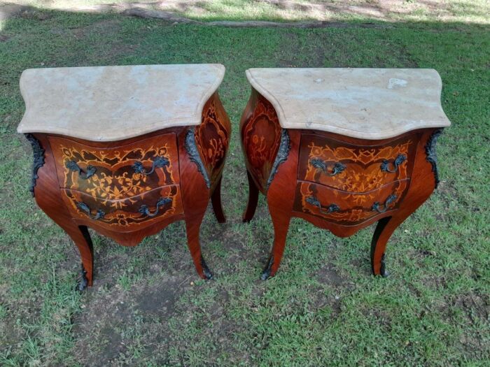 A 20th Century Pair Of French Style Inlaid Mahogany Pedestals With Drawers And Marble Tops - Image 3