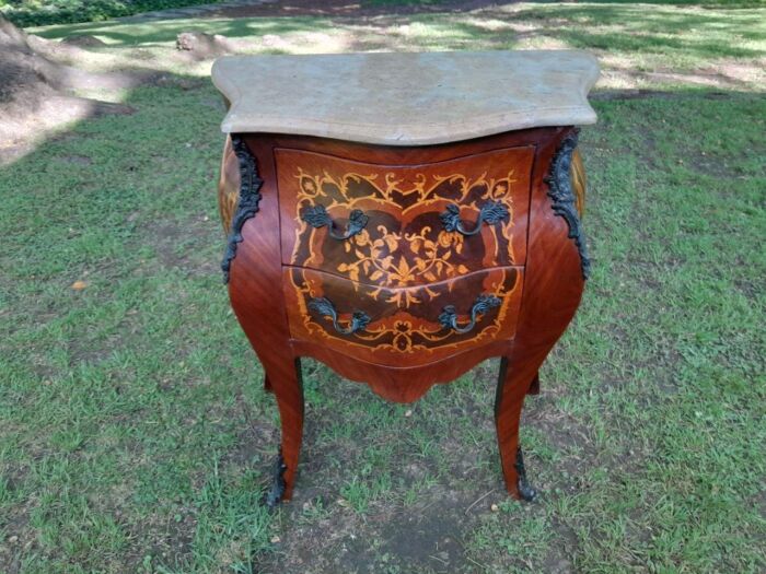 A 20th Century Pair Of French Style Inlaid Mahogany Pedestals With Drawers And Marble Tops - Image 6