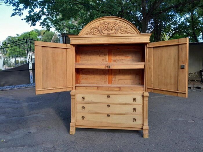 An 18th Century Dutch Oak Linen Press With Original Gild Metal Mounts - Image 9