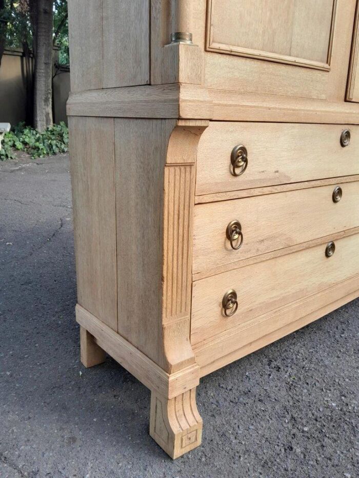 An 18th Century Dutch Oak Linen Press With Original Gild Metal Mounts - Image 11