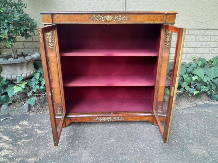 A Victorian Walnut Credenza / Display Cabinet With Gilt Mounts And Glazed Doors With Shelves On Bracket Feet - Image 8