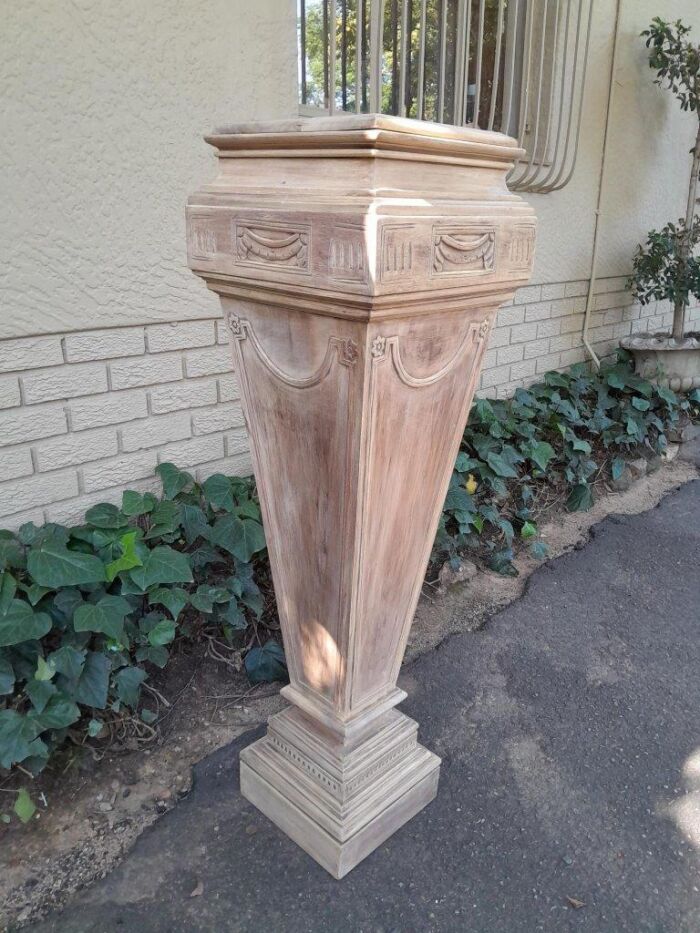 A 20th Century French-Style Carved Wooden Plinth in a Bleached Contemporary Finish - Image 3