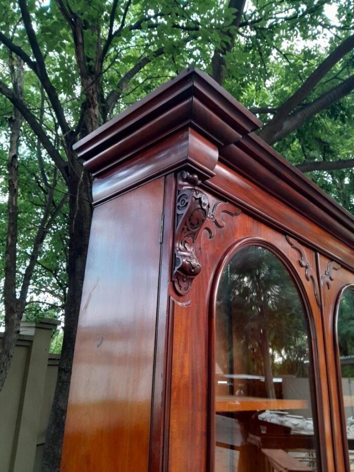 A Late Victorian Circa 1890 Large Mahogany Bookcase / Cabinet In Two Parts with Glazed Doors - Image 6