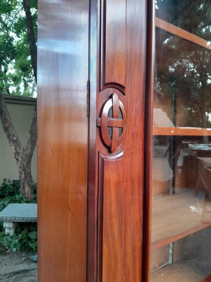 A Late Victorian Circa 1890 Large Mahogany Bookcase / Cabinet In Two Parts with Glazed Doors - Image 8