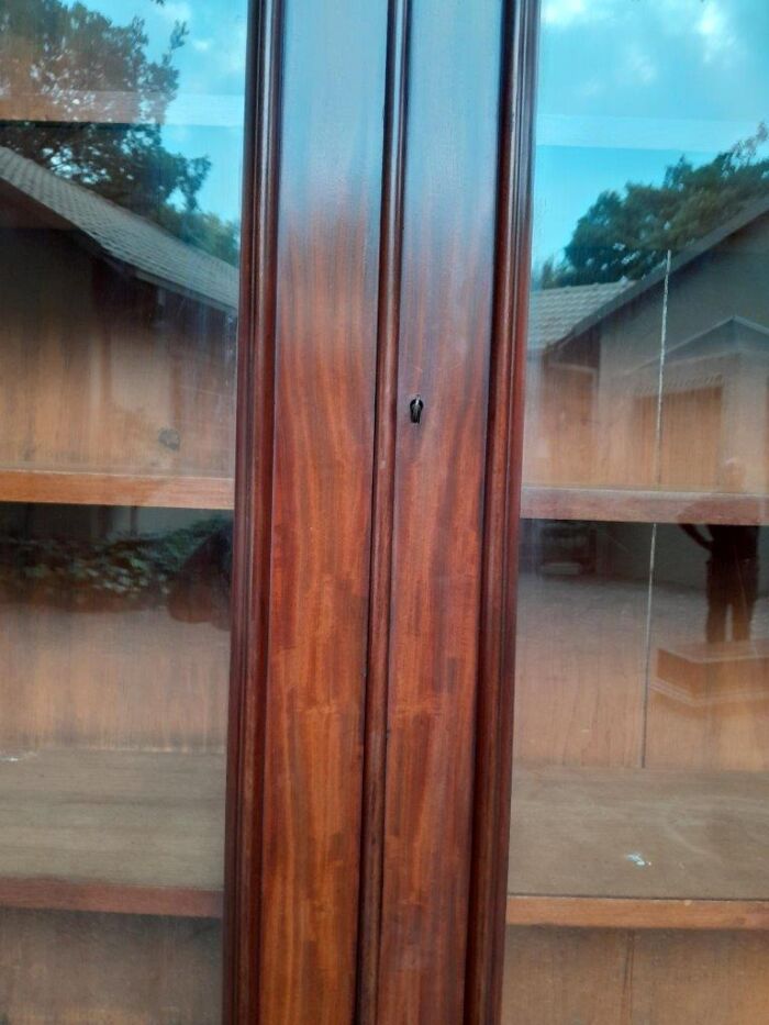 A Late Victorian Circa 1890 Large Mahogany Bookcase / Cabinet In Two Parts with Glazed Doors - Image 10