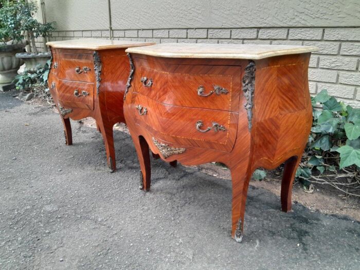 A 20th Century Pair of French Style Mahogany Bombe Pedestals with Marble Tops & Ormolu Mounts - Image 3