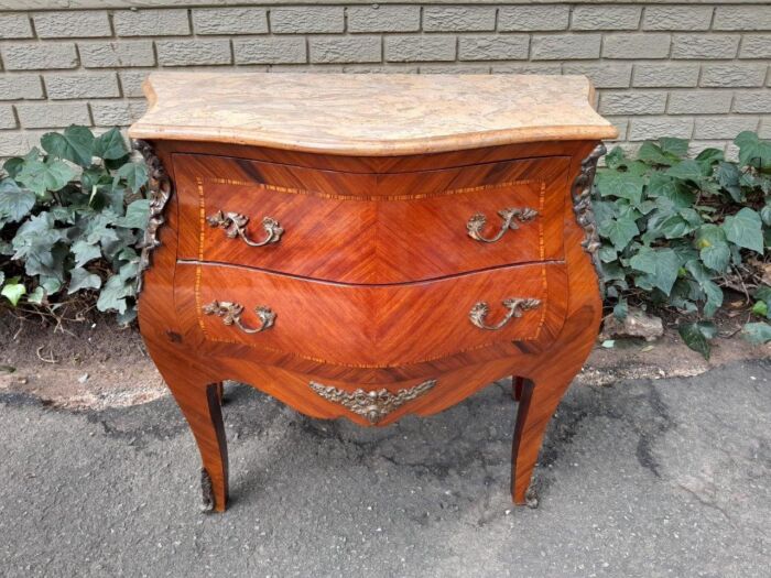 A 20th Century Pair of French Style Mahogany Bombe Pedestals with Marble Tops & Ormolu Mounts - Image 6