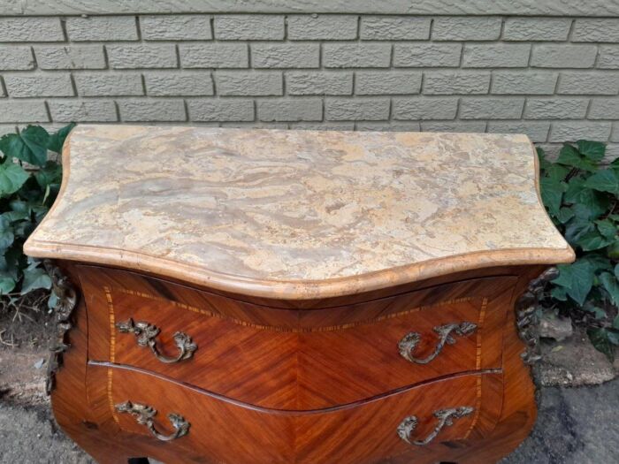 A 20th Century Pair of French Style Mahogany Bombe Pedestals with Marble Tops & Ormolu Mounts - Image 7