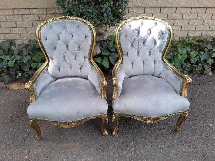 A Pair Of French Style Carved Wooden Gilded Armchairs - Image 2