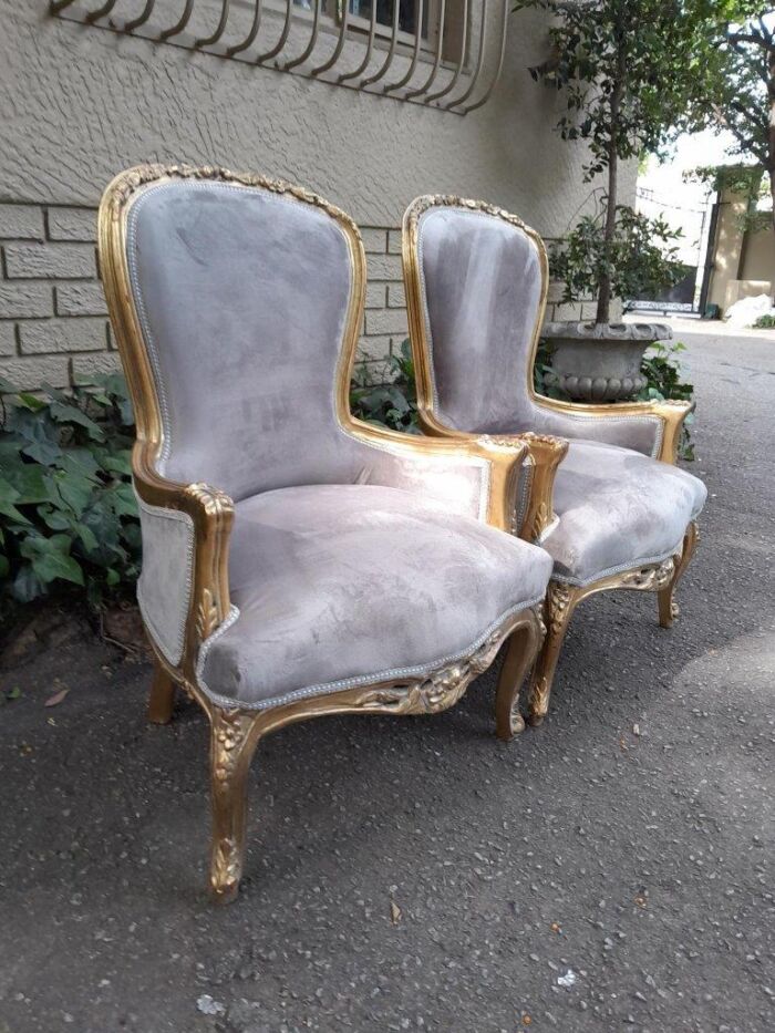 A Pair Of French Style Carved Wooden Gilded Armchairs - Image 3