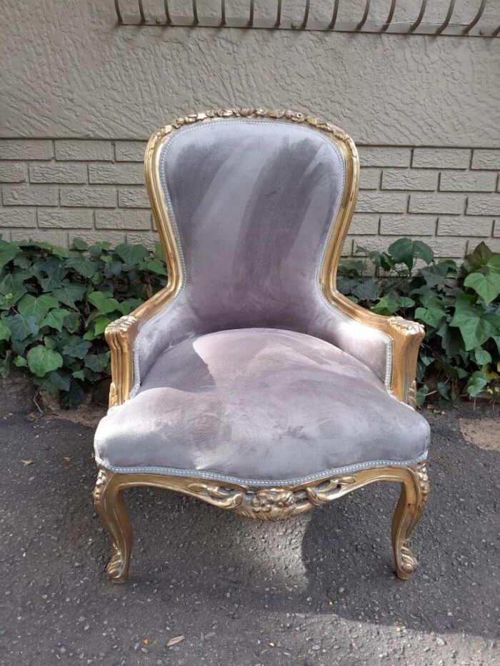 A Pair Of French Style Carved Wooden Gilded Armchairs - Image 4