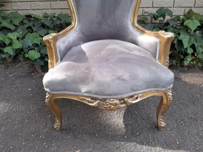 A Pair Of French Style Carved Wooden Gilded Armchairs - Image 6