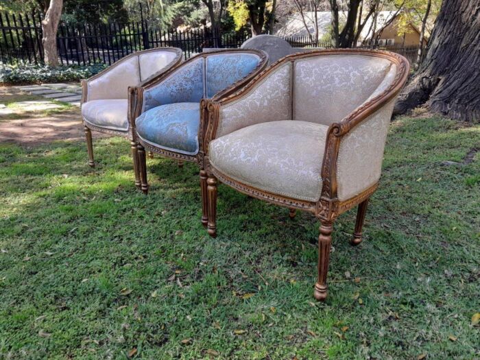 A 20th Century Set Of Three French Louis Style Tub Chairs - Image 4