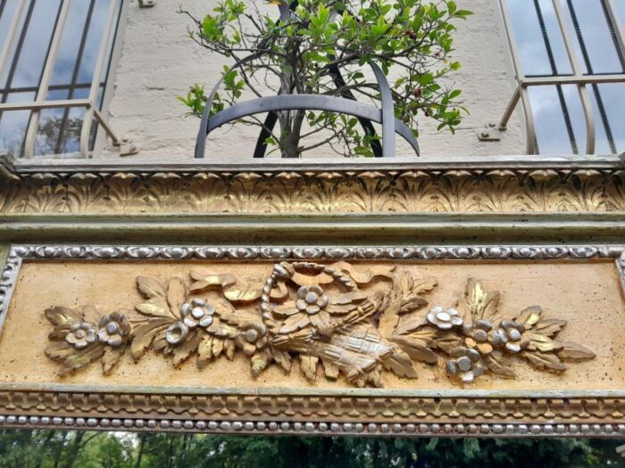 A 20th Century French Style Carved Giltwood Mirror - Image 6