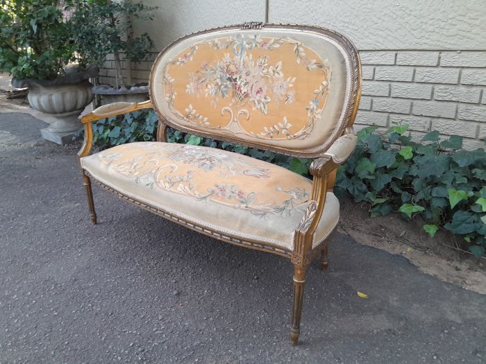 A 19th Century Antique French Giltwood Set Comprising a Settee and Four Medallion Armchairs upholstered in Handwoven Aubusson Fabric Provenance; Castle Snellengem Belgium - Image 6