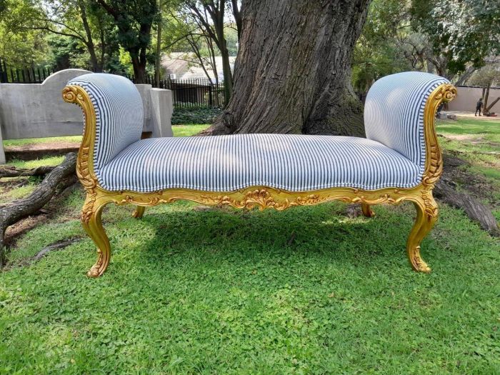 A 20th Century French Style Ornately Carved And Hand Gilded Baroque Window Seat / Bench