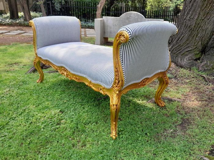 A 20th Century French Style Ornately Carved And Hand Gilded Baroque Window Seat / Bench - Image 3