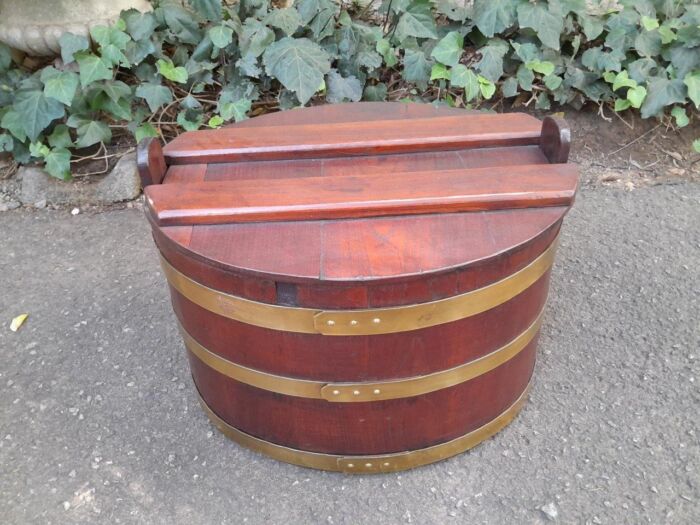 A Late 19th Century Cape Teak and Brass-bound  Pekel Balie,with Detachable Lid and Brass Bands - Image 3