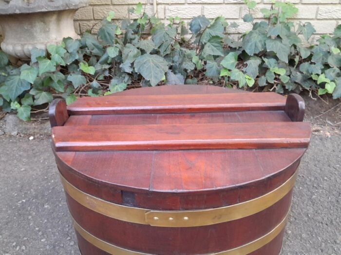 A Late 19th Century Cape Teak and Brass-bound  Pekel Balie,with Detachable Lid and Brass Bands - Image 5