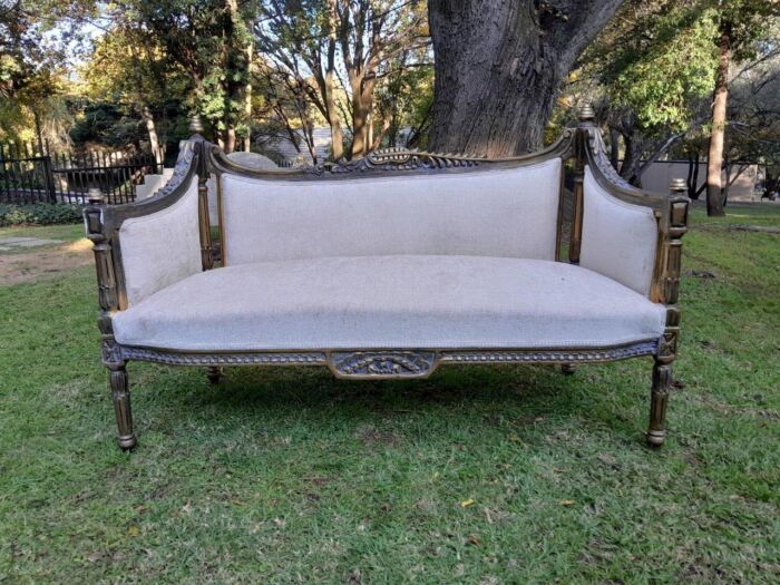 A 20th Century French Style Set of  A Pair of Armchairs and a Settee - Image 4