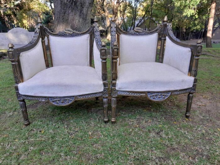 A 20th Century French Style Set of  A Pair of Armchairs and a Settee - Image 7