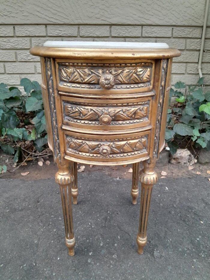 A Pair Of French Style Hand-Gilded Round Pedestals / Side Tables With Drawers And Cream Marble Tops - Image 6