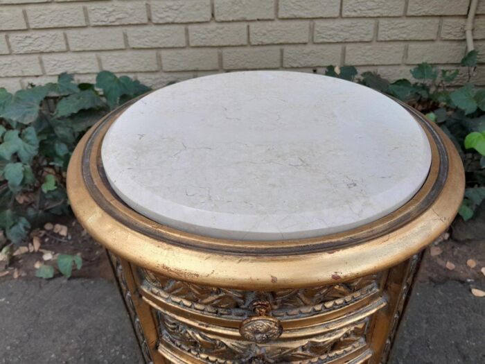 A Pair Of French Style Hand-Gilded Round Pedestals / Side Tables With Drawers And Cream Marble Tops - Image 8