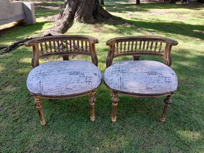 A Pair of French Style Ornately Carved & Gilded Slipper Chair upholstered in a Custom made Fabric B - Image 3