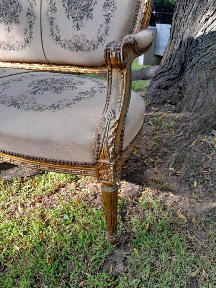 A 20th Century French Louis XVI Style Set of a Carved and Gilded Settee and Four Armchairs with Tapestry Fabric Settee - Image 11