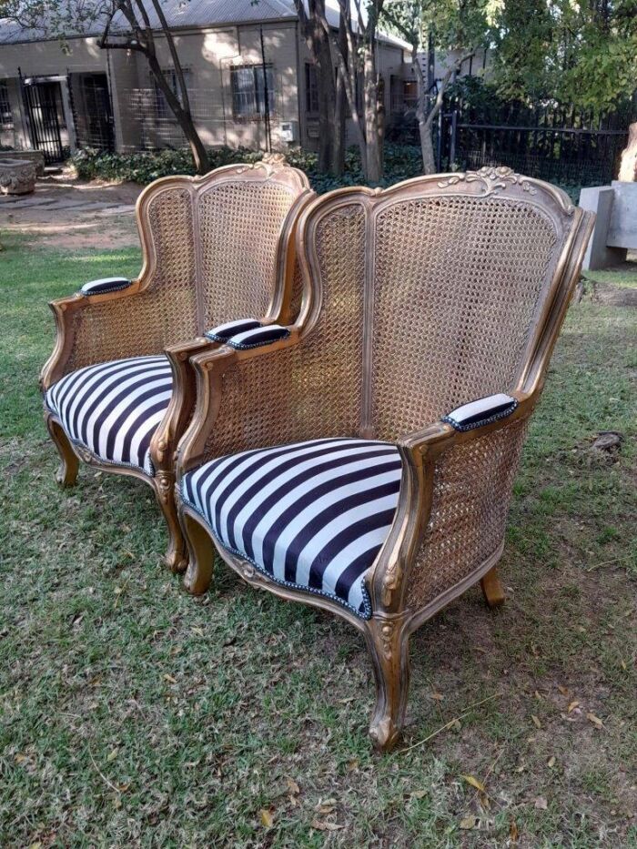 A Pair of 20th Century French Style Gilt Wood Arm Chairs with Rattan Back - Image 10