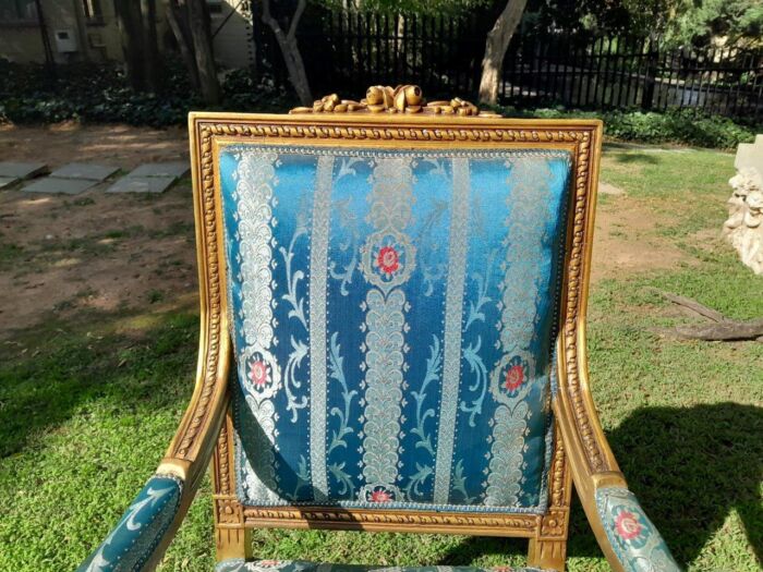 A 20th Century French Style Pair of Gilt Wood Arm Chairs - Image 9