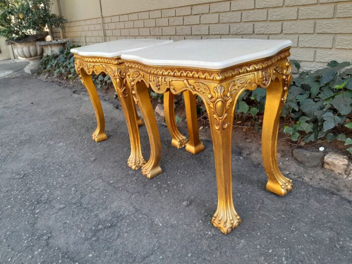 A Pair of 20th century French Style Giltwood Side Tables with Cream Galala Marble Tops - Image 5