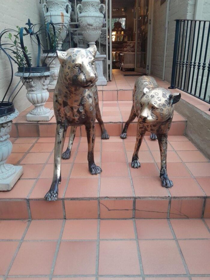 A 20th Century Pair Of Life Size Brass Cheetahs ND - Image 2