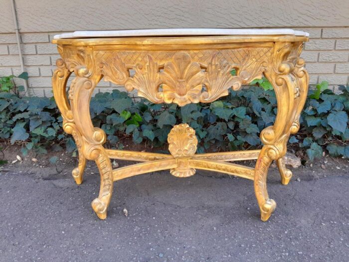 A Ornately Carved Victorian Style Mahogany Console  /  Entrance  /  Drinks Table