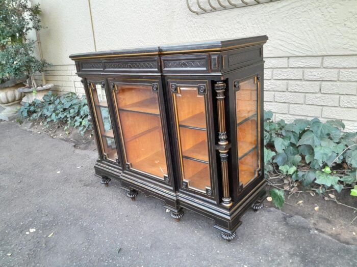 A 19th Century French Ebonised And Gilt Cabinet ND - Image 6