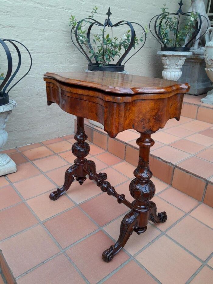 A Late 19th / Early 20th Century Victorian Burr Walnut Chess / Games Table ND - Image 3